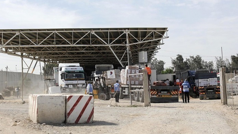 Ισραηλινοί ειρηνιστές προστάτευσαν οχηματοπομπή με βοήθεια για τη Λωρίδα της Γάζας