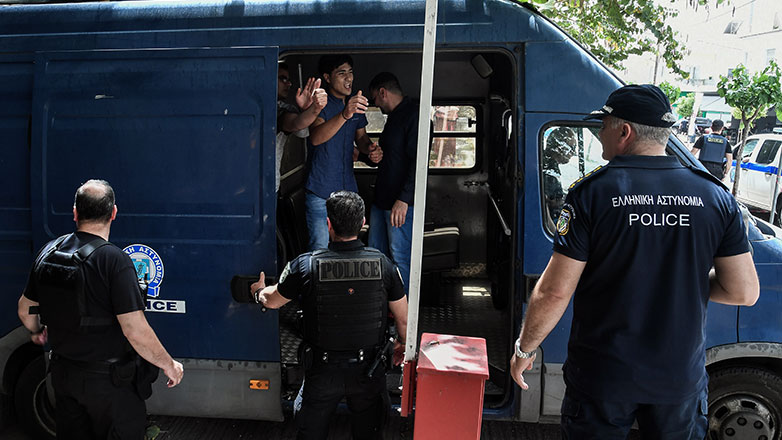 Καλαμάτα: Αθώοι οι εννέα Αιγύπτιοι κατηγορούμενοι για το ναυάγιο στην Πύλο