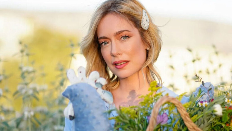 Ντάνη Γιαννακοπούλου: Δημοσίευσε φωτογραφίες αγκαλιά με τη νεογέννητη κόρη της