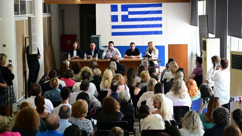 Κασσελάκης: «Δεσμεύομαι για επαναφορά του 13ου και 14ου μισθού στους δημόσιους υπαλλήλους»