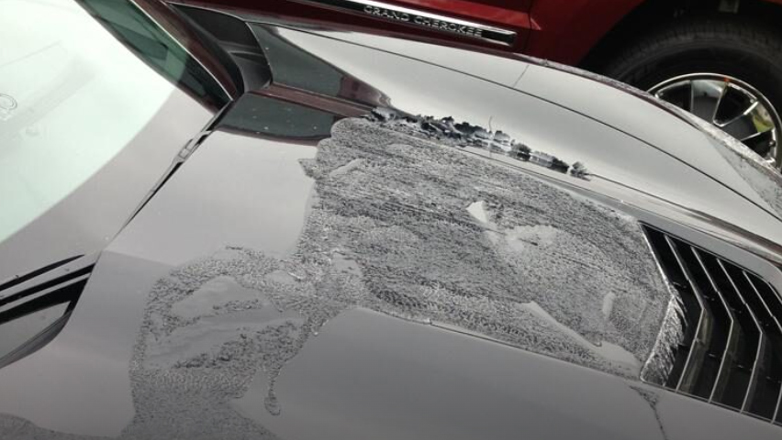 Σκιάθος: Κατέστρεψε με καυστικό υγρό δέκα αυτοκίνητα για εκδίκηση