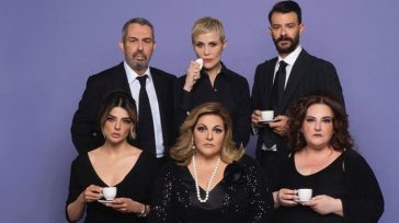 «Μπαμπάδες με ρούμι»: Η κωμωδία των Ρέππα – Παπαθανασίου σε καλοκαιρινή περιοδεία στην Ελλάδα