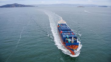 Εμπορικό πλοίο ανέφερε εκρήξεις δυτικά από τη Μόχα της Υεμένης, στην Ερυθρά Θάλασσα