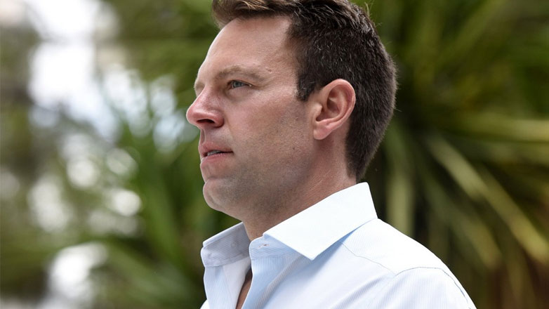 Στέφανος Κασσελάκης για το lifestyle του: «Είμαι και του λιμανιού και του σαλονιού»