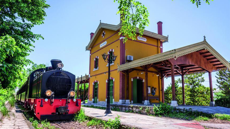 Ξανά στις ράγες το τρενάκι του Πηλίου για μία αξέχαστη διαδρομή