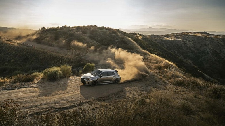 Η Toyota θέλει να κατασκευάσει SUV επιδόσεων