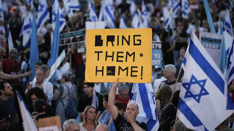 Χιλιάδες διαδηλωτές στο Τελ Αβίβ ζητούν την επιστροφή των ομήρων από τη Λωρίδα της Γάζας