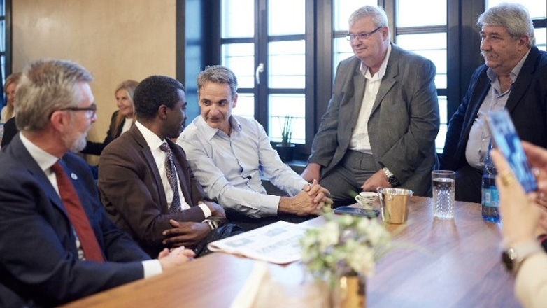 Συνάντηση Μητσοτάκη με τον Διευθυντή του Κέντρου Παγκόσμιας Κληρονομιάς της UNESCO στη Βίτσα