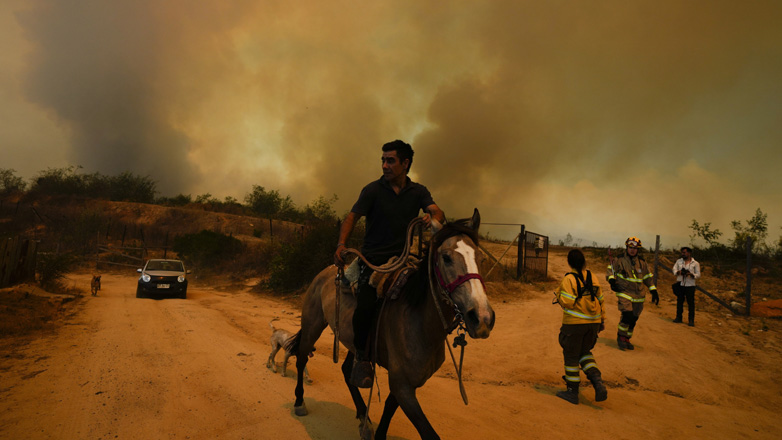 Συνελήφθη πυροσβέστης στη Χιλή  – Kατηγορείται ότι προκάλεσε τις πυρκαγιές που σκότωσαν 137 ανθρώπους τον Φεβρουάριο
