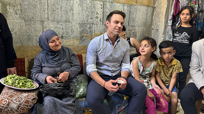 Στον προσφυγικό καταυλισμό του Αλ Άΐντα ο Στέφανος Κασσελάκης