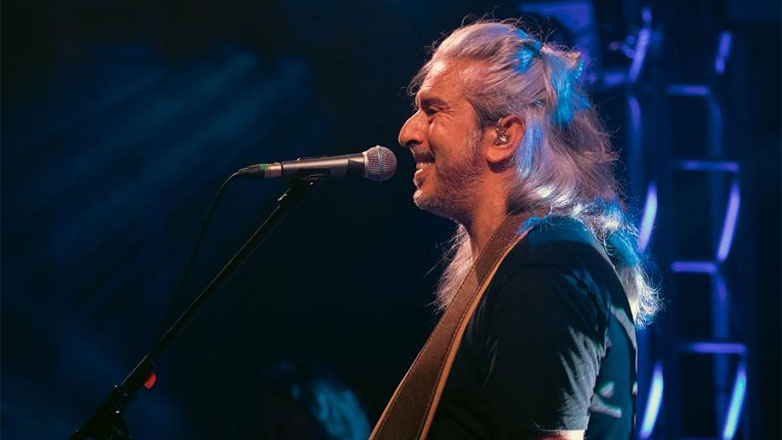 Γιάννης Χαρούλης: Αναβάλλει τη συναυλία του στο Κατράκειο για λόγους υγείας