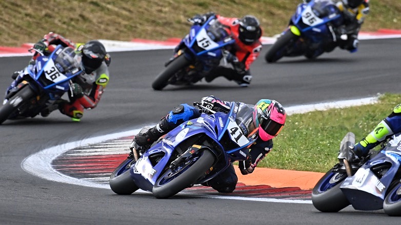 Δυνατός αλλά και άτυχος ο Γιάννης Περιστεράς #41 στο CIV Yamaha R7 Cup στην Vallelunga