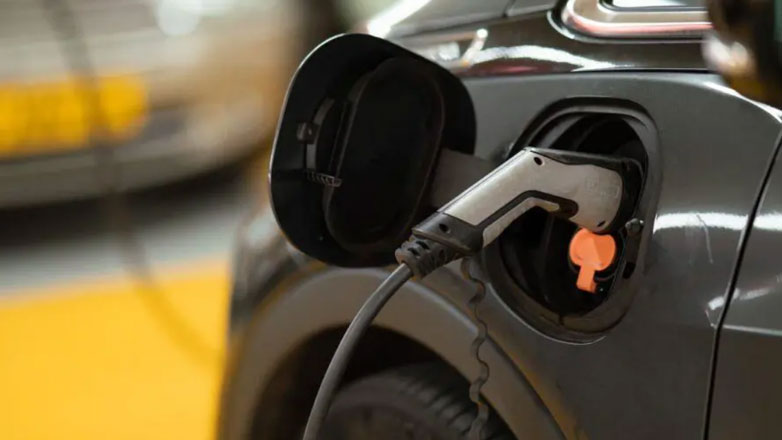 Έρευνα: Ποιο καύσιμο πουλάει περισσότερο φέτος στην Ευρώπη; Τι ποσοστό έχουν τα ηλεκτρικά και τα υβριδικά;