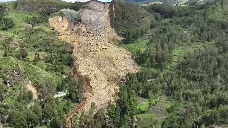 Παπούα Νέα Γουινέα: Συγκλονιστικές δορυφορικές εικόνες – Αποκαλύπτουν το μέγεθος της κατολίσθησης που έθαψε 2.000 ανθρώπους