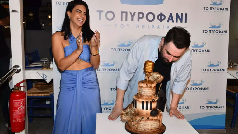 O Γιώργος Παπαδόπουλος γιόρτασε τα γενέθλια του με τη Γαλάτεια Βασιλειάδη και τους συμπαίκτες του από το J2US