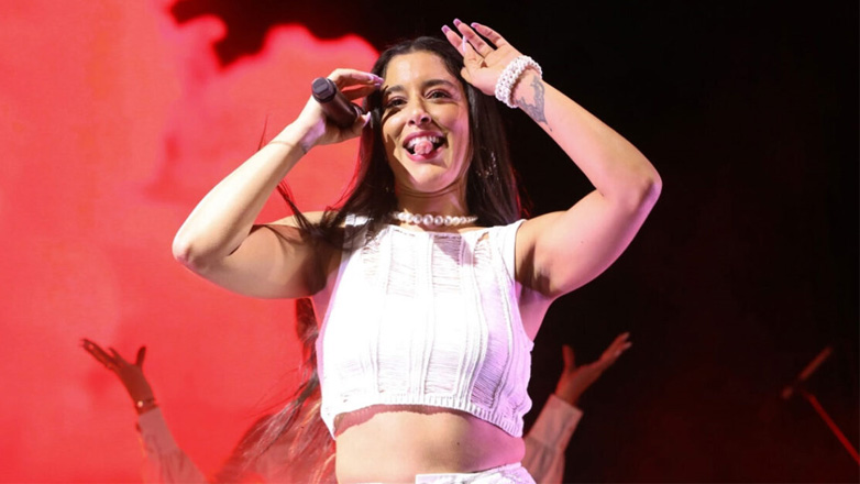 Μαρίνα Σάττι: Τη φυγάδευσαν από την πίσω πόρτα στην πρώτη της εμφάνιση μετά την Eurovision