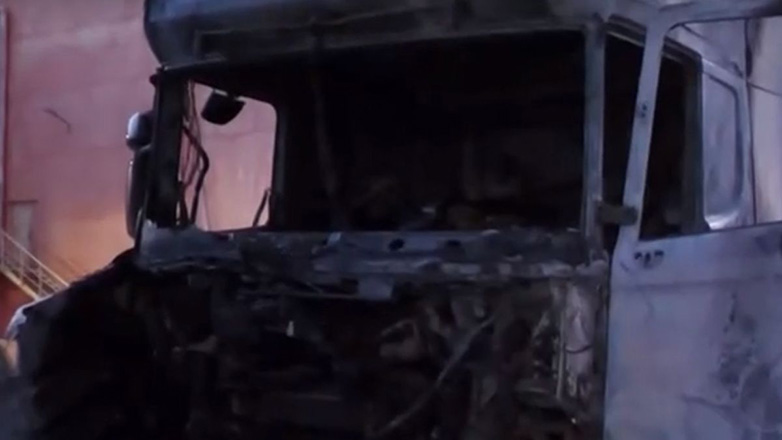 Θεσσαλονίκη: Φωτιά σε φορτηγό έξω από εμπορικό κατάστημα