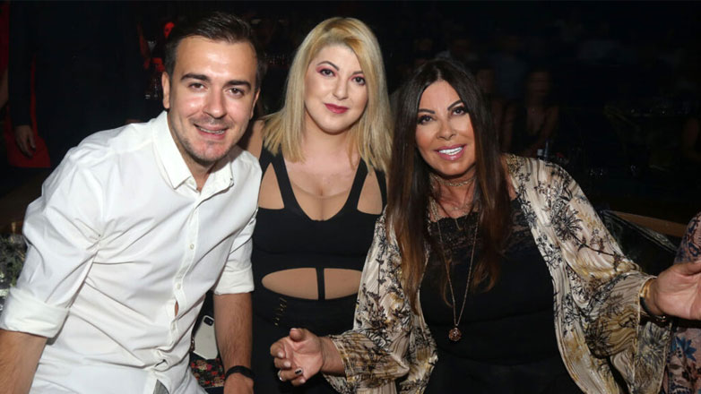 Η Άντζελα Δημητρίου καταθέτει μήνυση στον κουμπάρο της κόρης της, Όλγας Κιουρτσάκη