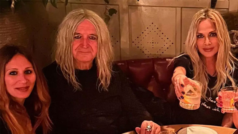 Άννα Βίσση: Στο Λονδίνο με τον Νίκο Καρβέλα και τη σύντροφό του Έλενα Φερεντίνου