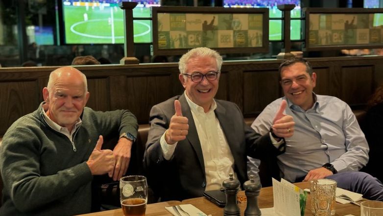 Τσίπρας, Παπανδρέου και Ρουσόπουλος είδαν μαζί τον τελικό του Conference League