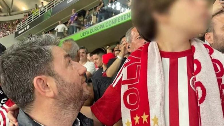 Ανδρουλάκης για τον γιο του: «Η μαμά του τον έκανε Ολυμπιακό όσο εγώ έλειπα στις Βρυξέλλες»