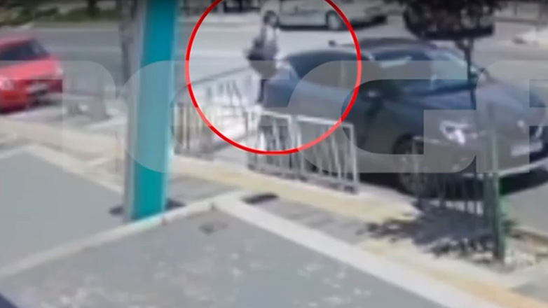 Θεσσαλονίκη: Αυτοκίνητο χτύπησε μητέρα και παιδί – Βίντεο ντοκουμέντο