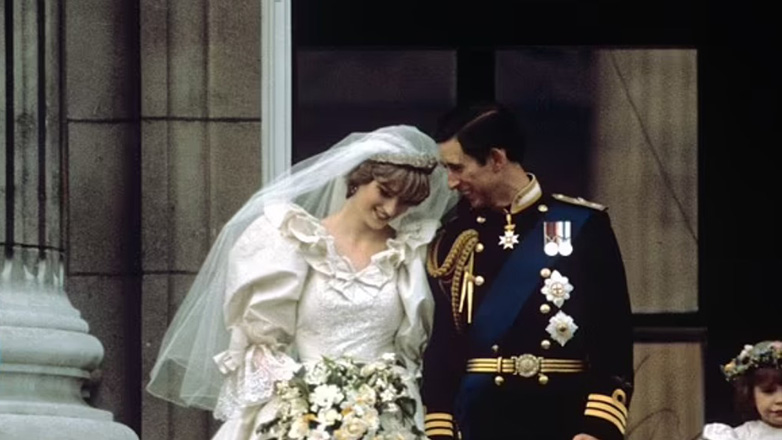 Τι ψιθύριζε ο Κάρολος στην Νταϊάνα στον γάμο τους Τι ψιθύριζε ο Κάρολος στην Νταϊάνα στον γάμο τους