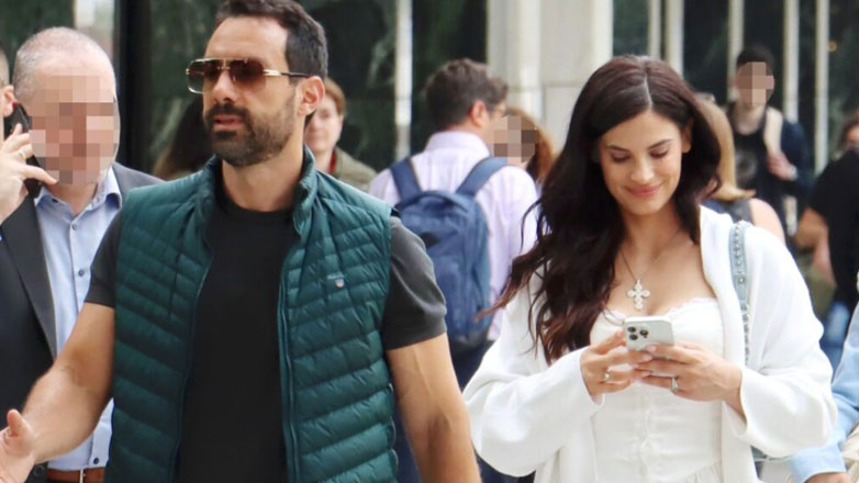 Σάκης Τανιμανίδης – Χριστίνα Μπόμπα: Για βόλτα στο κέντρο της Αθήνας