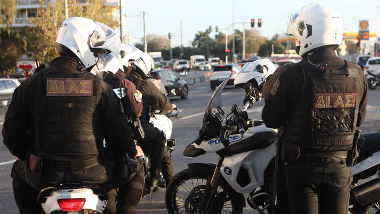 Συνελήφθησαν πέντε ανήλικοι για ληστείες σε Καλλιθέα και Άγιο Παντελεήμονα