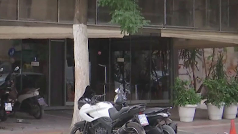 Πυροβολισμοί έξω από κατάστημα στον Άγιο Παντελεήμονα