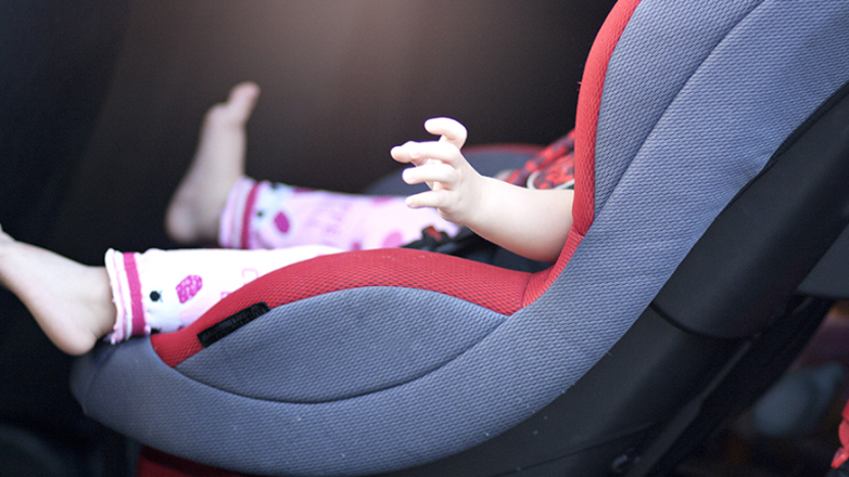 Βόλος: Μωρό κλειδώθηκε σε αυτοκίνητο