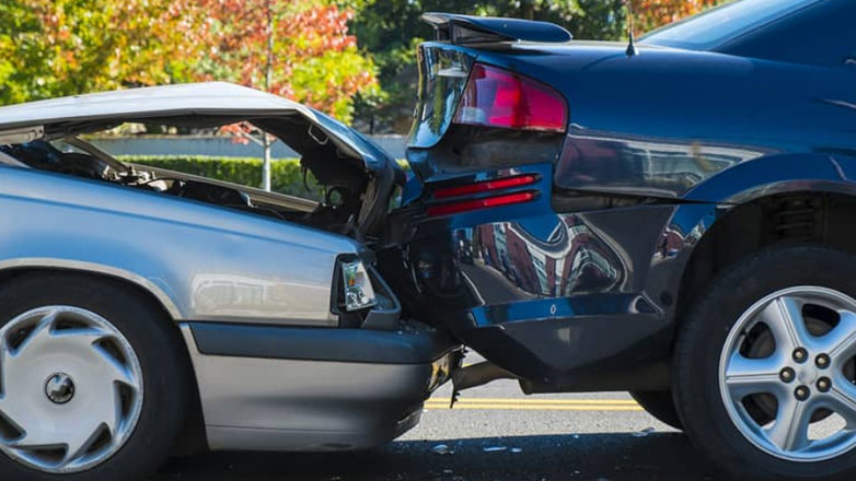 Έρευνα: Πλέον 1 στα 5 αυτοκίνητα που θα εμπλακεί σε τροχαίο θα βγει ολική από τις ασφαλιστικές. Ο λόγος