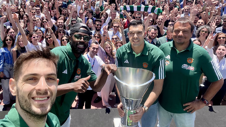 Το τρόπαιο της Ευρωλίγκας στα γραφεία του ΟΠΑΠ