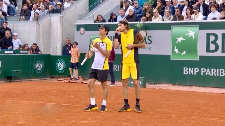 Ρολάν Γκαρός: Τα αδέλφια Τσιτσιπά απέκλεισαν τους κατόχους του τίτλου και προκρίθηκαν στον 3ο γύρο