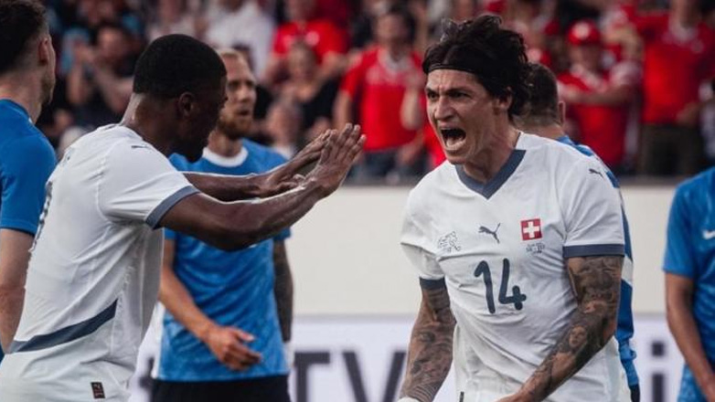 Σαρωτική η Ελβετία με σκόρερ τον Τσούμπερ