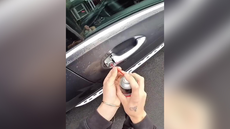 Τον καλείς και σου ξεκλειδώνει το αυτοκίνητο σε δευτερόλεπτα (Βίντεο)