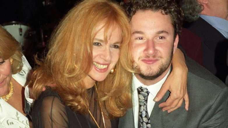 Αλίκη Βουγιουκλάκη: Στη δημοσιότητα για πρώτη φορά φωτογραφία της μέσα από το χειρουργείο λίγο πριν γεννηθεί ο Γιάννης Παπαμιχαήλ