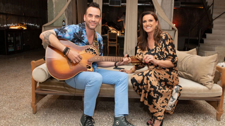 Η Άννα Δρούζα ρωτά τον Πάνο Μουζουράκη αν έχει χρησιμοποιήσει το σώμα του για να πετύχει – Η απάντησή του