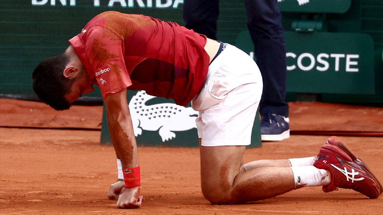 Ρολάν Γκαρός: Αποσύρθηκε από τον προημιτελικό ο Τζόκοβιτς