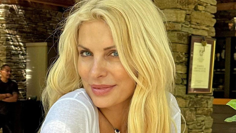 Ελένη Μενεγάκη για το περιστατικό με δύο νεαρούς στα Άχλα της Άνδρου: «Με πλησιάζει ο ένας, λέω “μπράβο θράσος”»