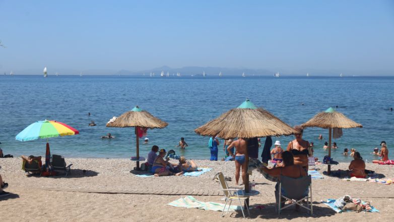 «Μίνι» καύσωνας με 39 βαθμούς και αφρικανική σκόνη σήμερα – Πότε θα υποχωρήσει η ζέστη