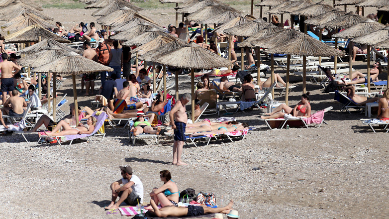 Ξεκινούν τα «μπάνια του λαού» κοινωνικού τουρισμού – Οι πρώτοι δικαιούχοι