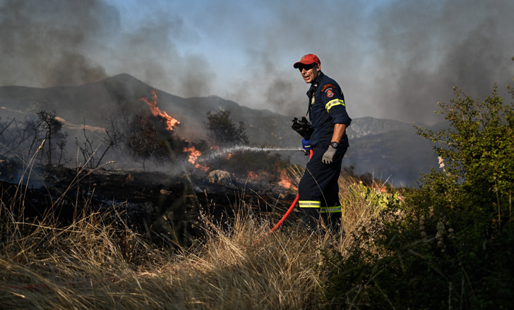 Συναγερμός για φωτιά στην Παλλήνη