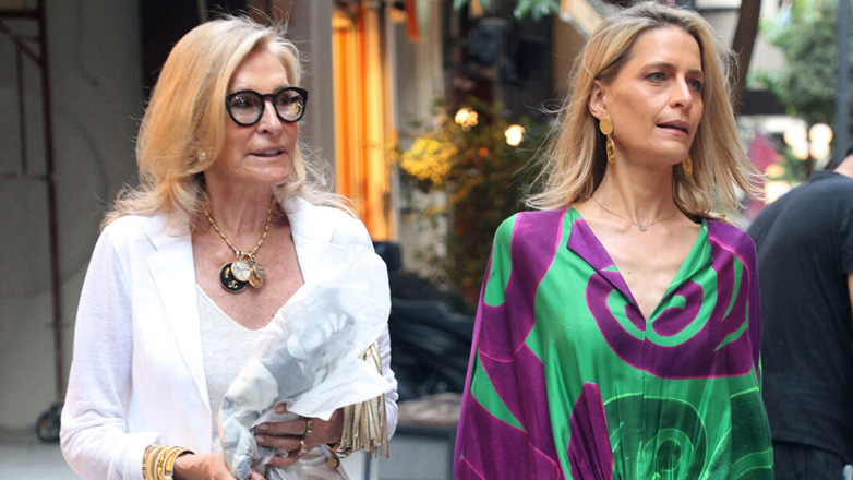 Τατιάνα Μπλάτνικ: Σπάνια δημόσια εμφάνιση στο κέντρο της Αθήνας μετά τον χωρισμό από τον Νικόλαο