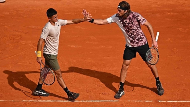 Ρολάν Γκαρός: Στους «8» τα αδέλφια Τσιτσιπά, που «κλείδωσαν» και την Ολυμπιακή πρόκριση Ρολάν Γκαρός: Στους «8» τα αδέλφια Τσιτσιπά, που «κλείδωσαν» και την Ολυμπιακή πρόκριση