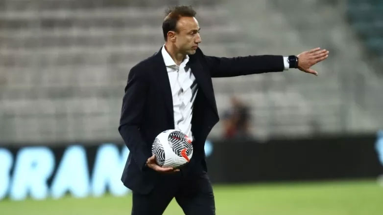 Υποψήφιος για τον πάγκο της Φερεντσβάρος ο Χρήστος Κόντης