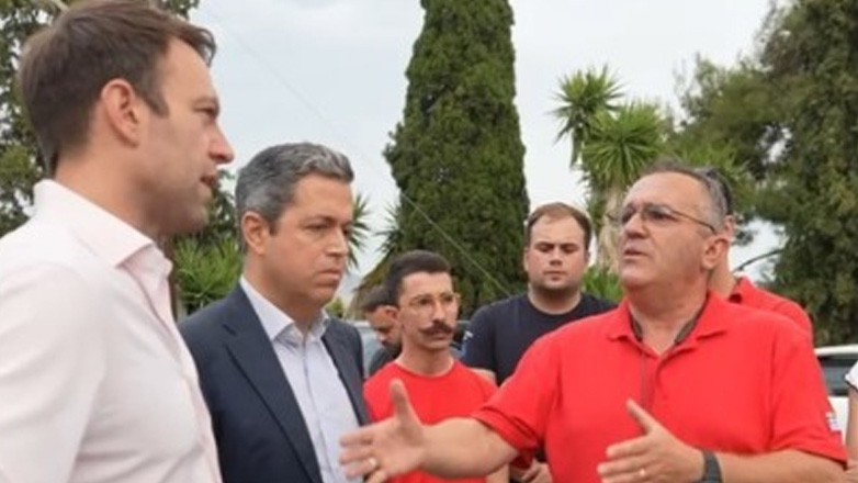 Συνάντηση Κασσελάκη με την Πυροσβεστική Υπηρεσία Χαλκίδας και με εθελοντές πυροσβέστες