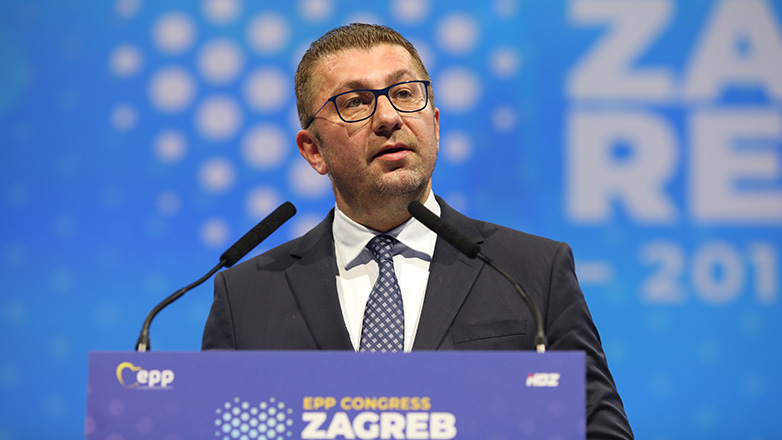 Επιμένει ο Μίτσκοσκι: «Θα σεβαστώ τη Συμφωνία των Πρεσπών, όμως θα αποκαλώ τη χώρα μου Μακεδονία»