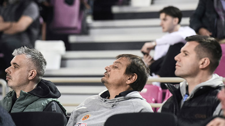 Ολυμπιακός – Παναθηναϊκός: Διαμαρτυρία Μπετσίροβιτς, Κοντού, Αρώνη στα αποδυτήρια των διαιτητών