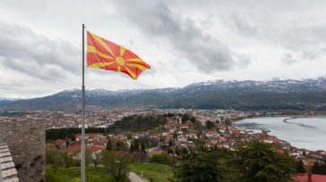 Καθηγήτρια Νομικής στη Β. Μακεδονία: Η νέα ηγεσία της χώρας παραβιάζει κατάφωρα τη Συμφωνία των Πρεσπών